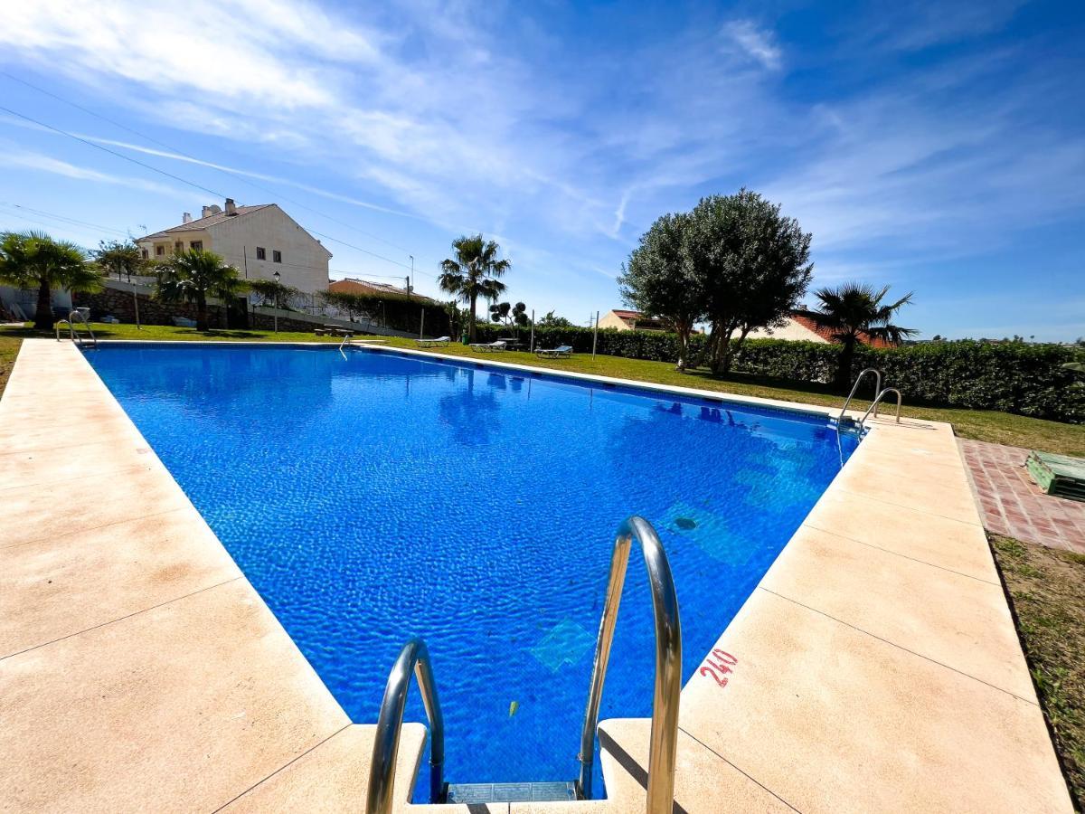 Apartamento A 900 M De La Playa Y Con Vistas Al Mar En Fuengirola Eksteriør bilde