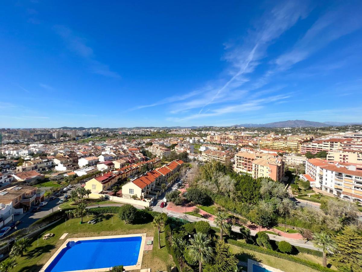 Apartamento A 900 M De La Playa Y Con Vistas Al Mar En Fuengirola Eksteriør bilde